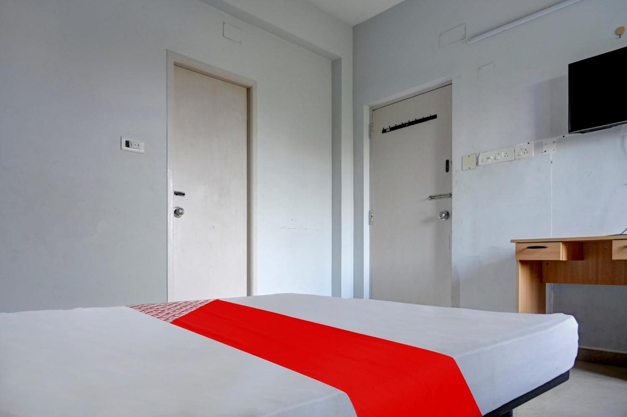 Live As Chn727 Hotel Gūduvāncheri Екстериор снимка